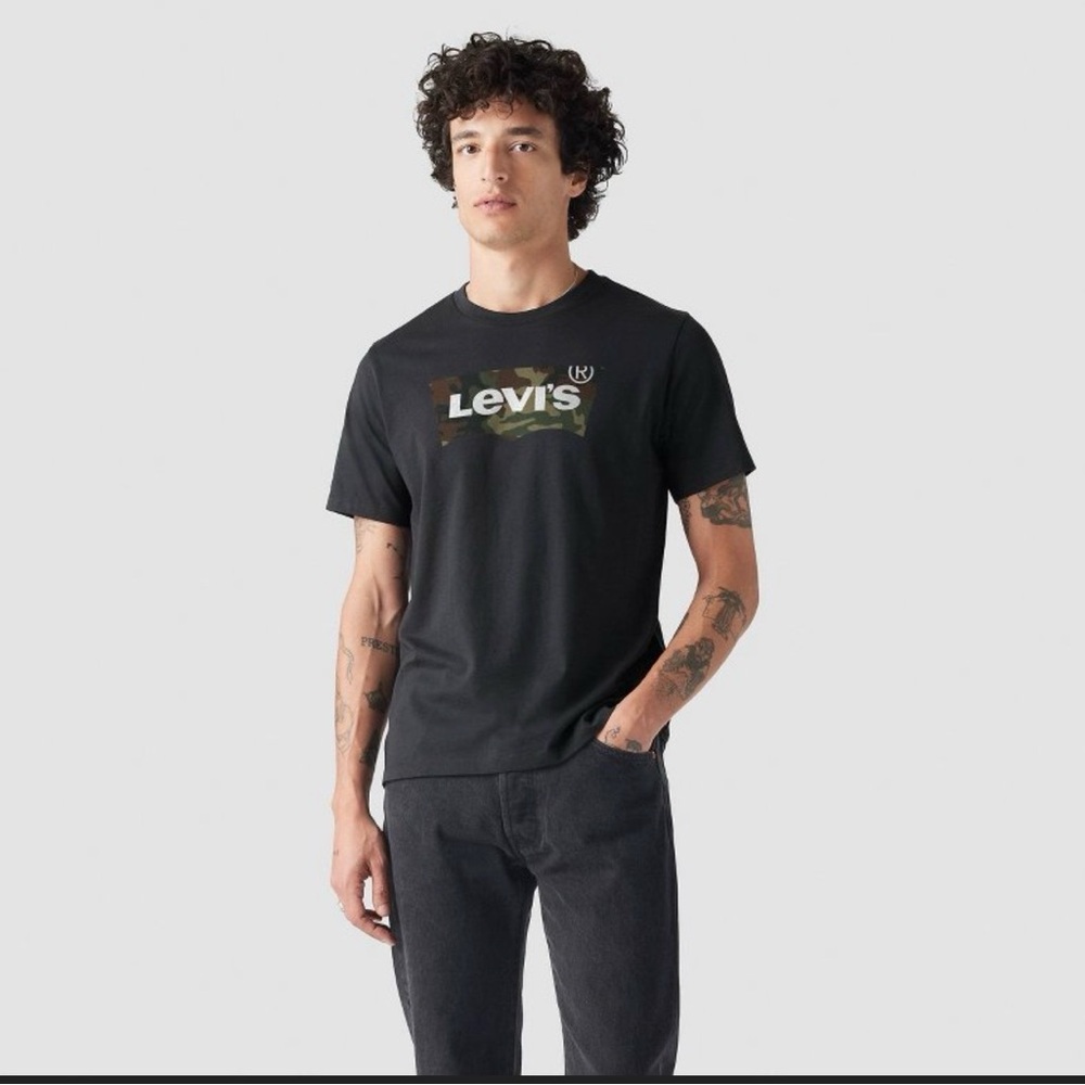 Levi's Black Short Sleeve Tee with Green/Brown Camo Logo